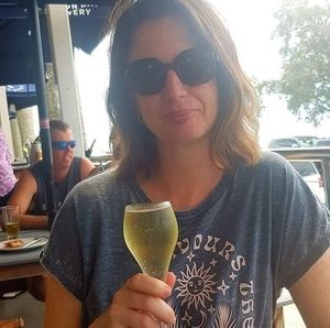 Meet your Posher, Lara